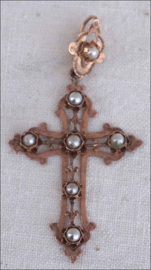 Croix pendentif en or rose 18K Perles Milieu XIX siècle