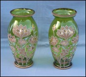 Paire de vases en verre émaillé or et blanc Carl Goldberg 1910