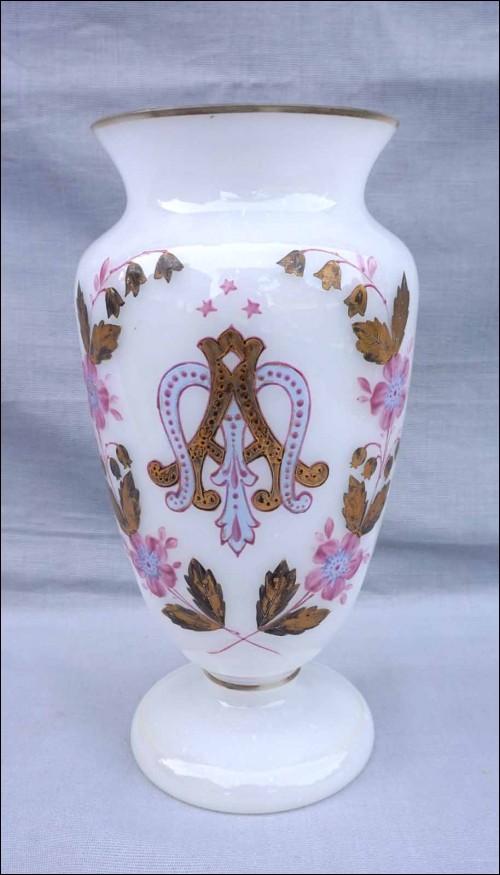 Vase de mariage Opaline Monogramme AM Avé Maria XIXe siècle