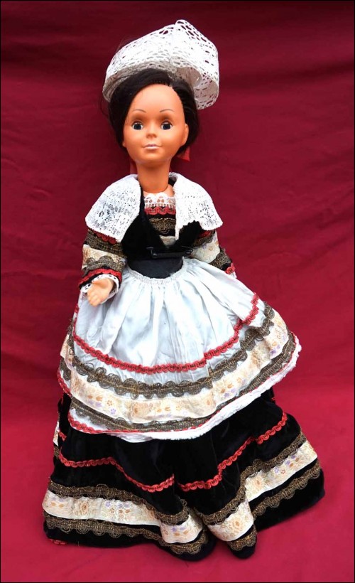 Grande poupée folklorique Costume traditionnel Plougastel 1960
