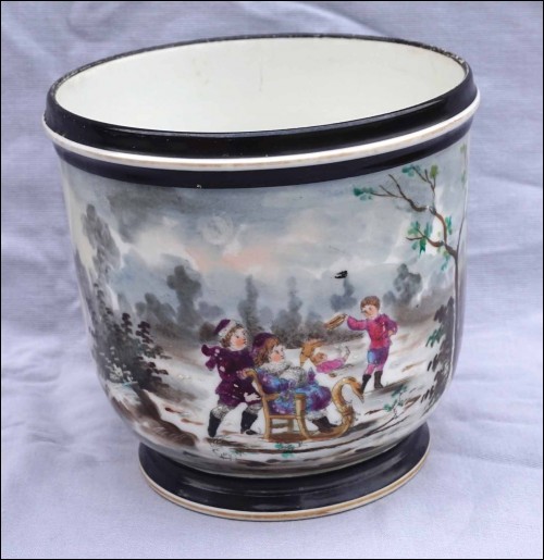 Jardinière porcelaine Paris à décor d'enfants Neige Glace Traîneau XIX siècle