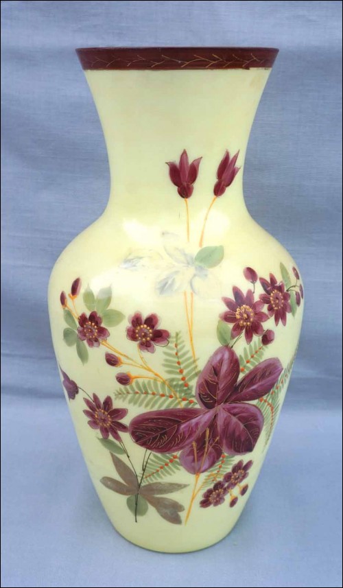 Vase en opaline victorienne émaillé Thomas Webb & Sons XIXe siècle