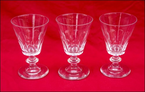 Trois grands verres à côtes larges époque Louis Philippe en cristal soufflé de Saint Louis Caton