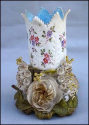 Porte-fidibus Vase en porcelaine Allemagne fin XIXe siècle